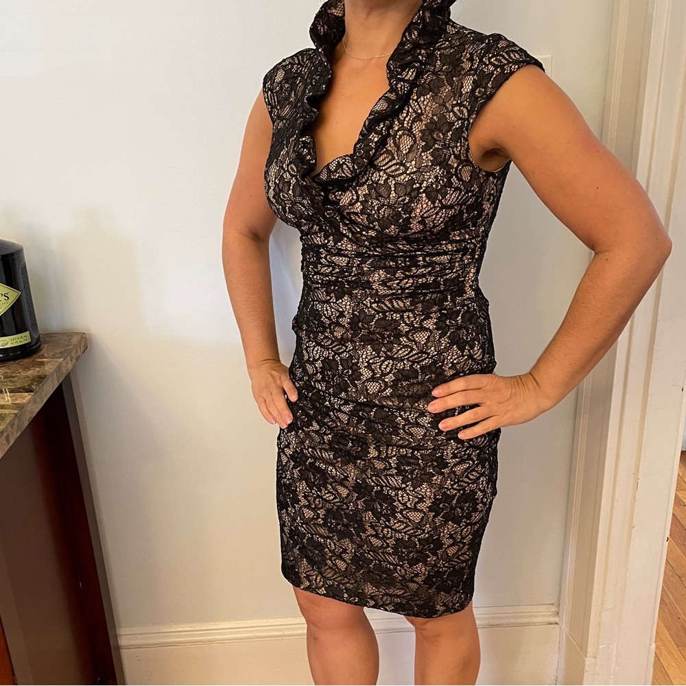 Cocktail dress / semi formal black lace dress